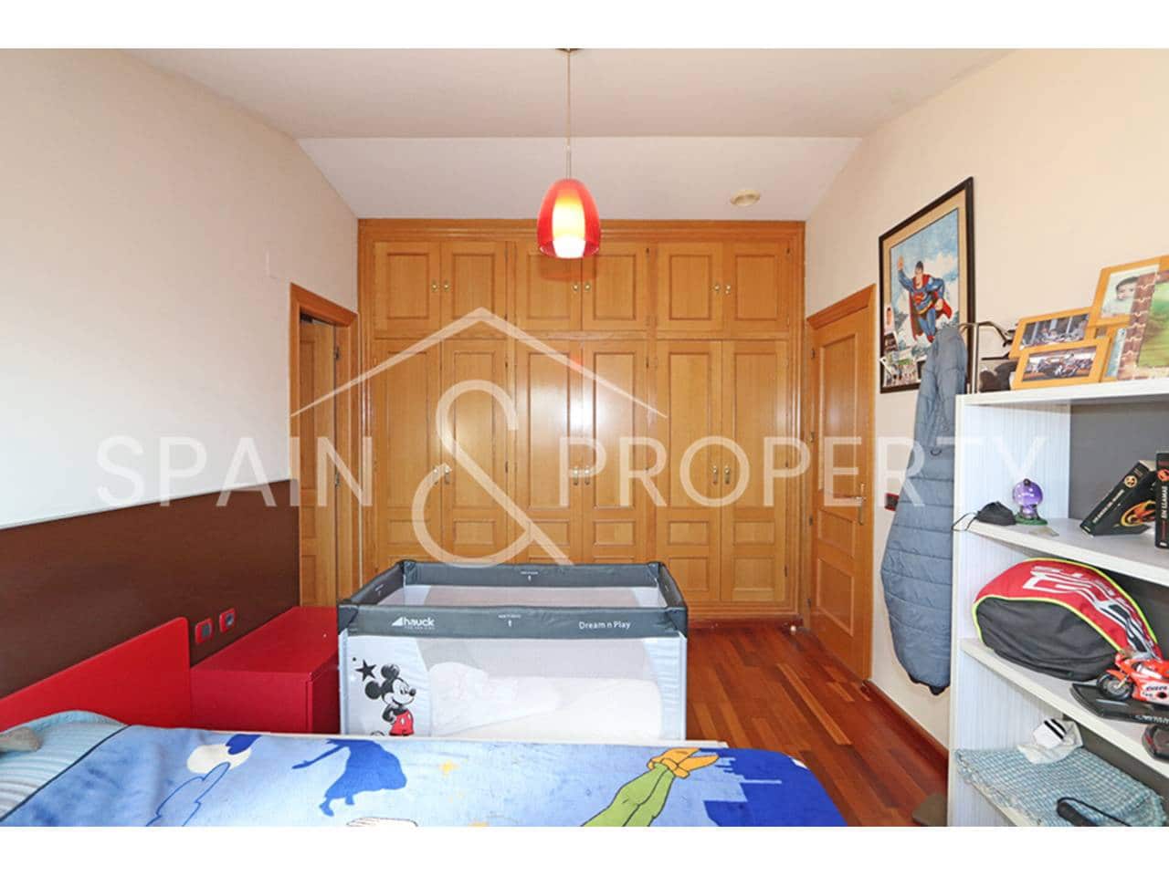 4 soverom Villa til salgs i Montserrat med svømmebasseng garasje - € 550 000 (Ref: 9418822)