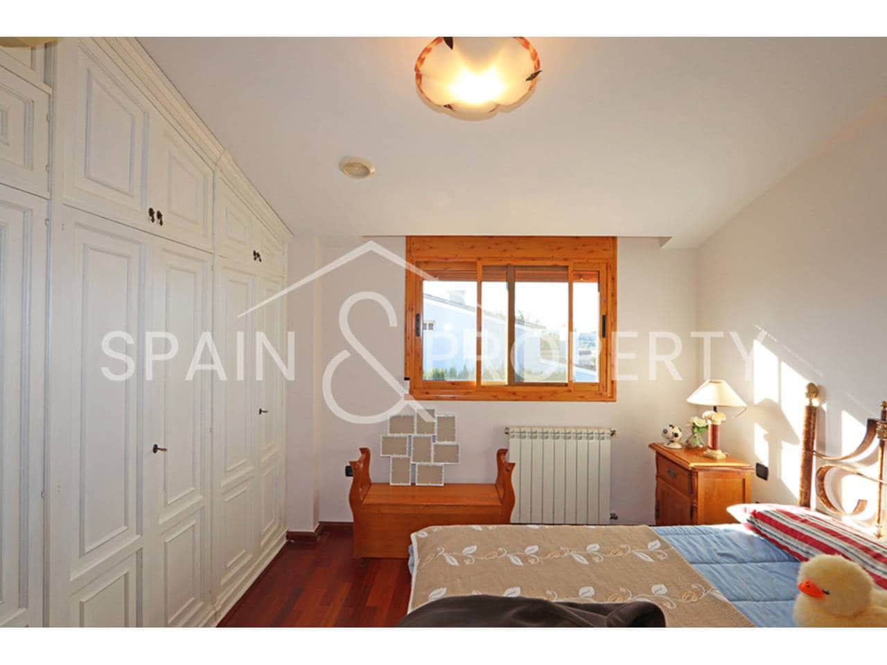 4 soverom Villa til salgs i Montserrat med svømmebasseng garasje - € 550 000 (Ref: 9418822)