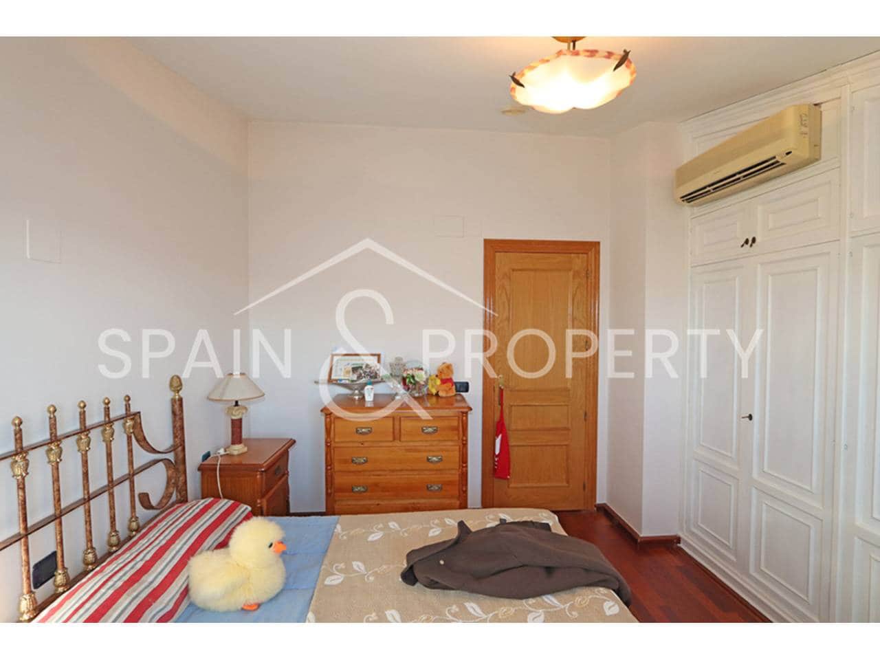 4 soverom Villa til salgs i Montserrat med svømmebasseng garasje - € 550 000 (Ref: 9418822)