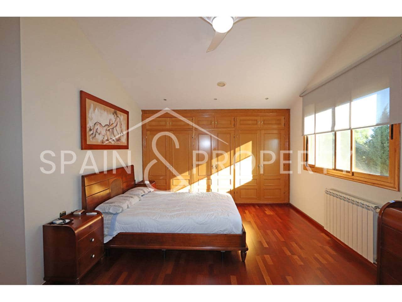 4 soverom Villa til salgs i Montserrat med svømmebasseng garasje - € 550 000 (Ref: 9418822)