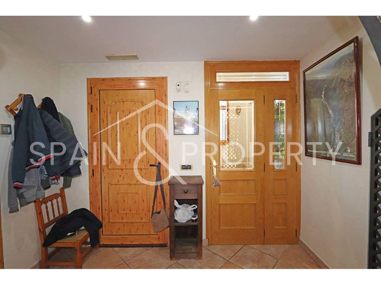 4 soverom Villa til salgs i Montserrat med svømmebasseng garasje - € 550 000 (Ref: 9418822)