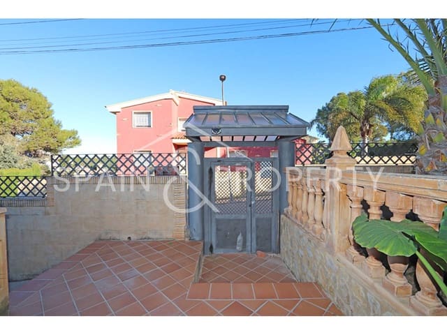 4 soveværelse Villa til salg i Montserrat med swimmingpool garage - € 550.000 (Ref: 9418822)