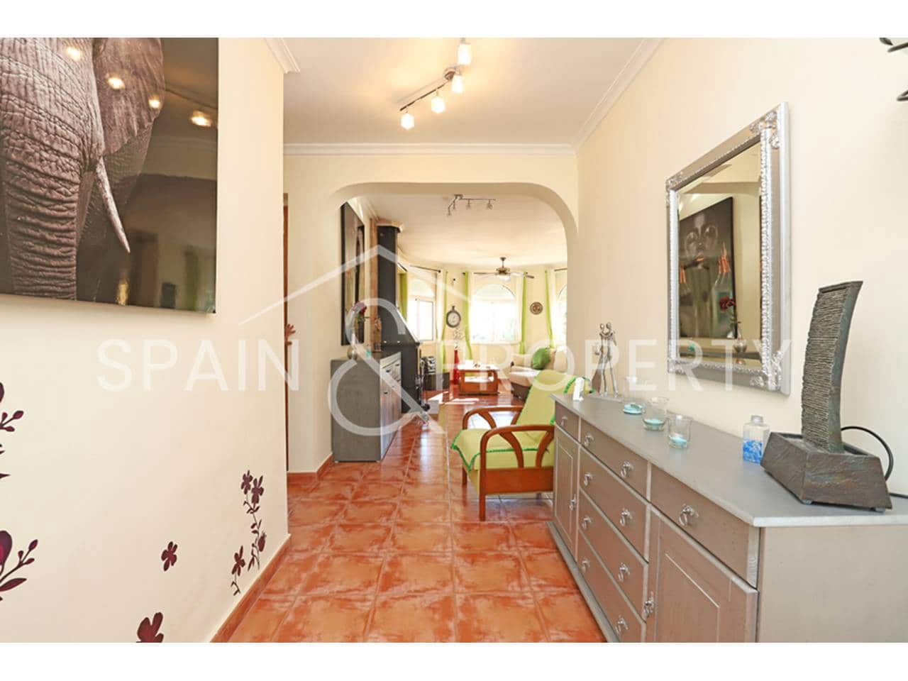 3 soverom Villa til salgs i Montroy med svømmebasseng garasje - € 230 000 (Ref: 9450106)