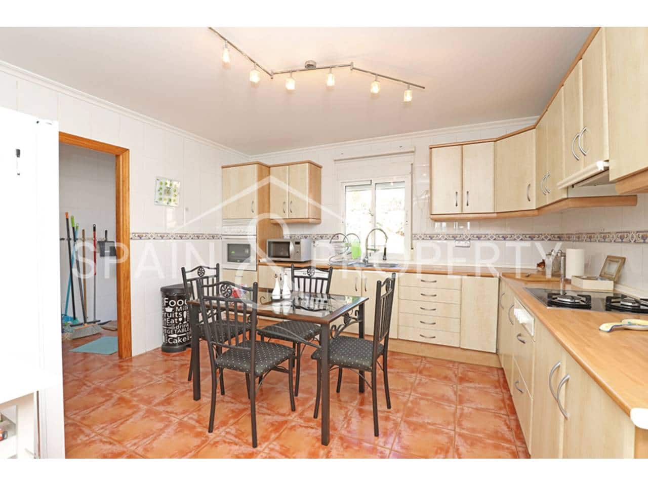 3 soverom Villa til salgs i Montroy med svømmebasseng garasje - € 230 000 (Ref: 9450106)