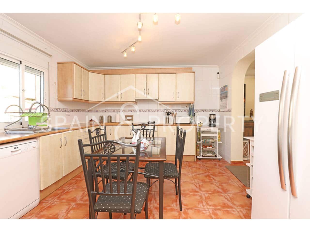 3 soverom Villa til salgs i Montroy med svømmebasseng garasje - € 230 000 (Ref: 9450106)