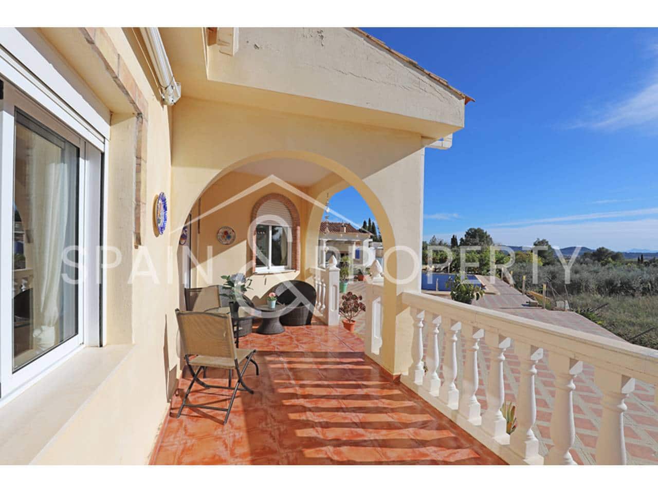 3 soverom Villa til salgs i Montroy med svømmebasseng garasje - € 230 000 (Ref: 9450106)