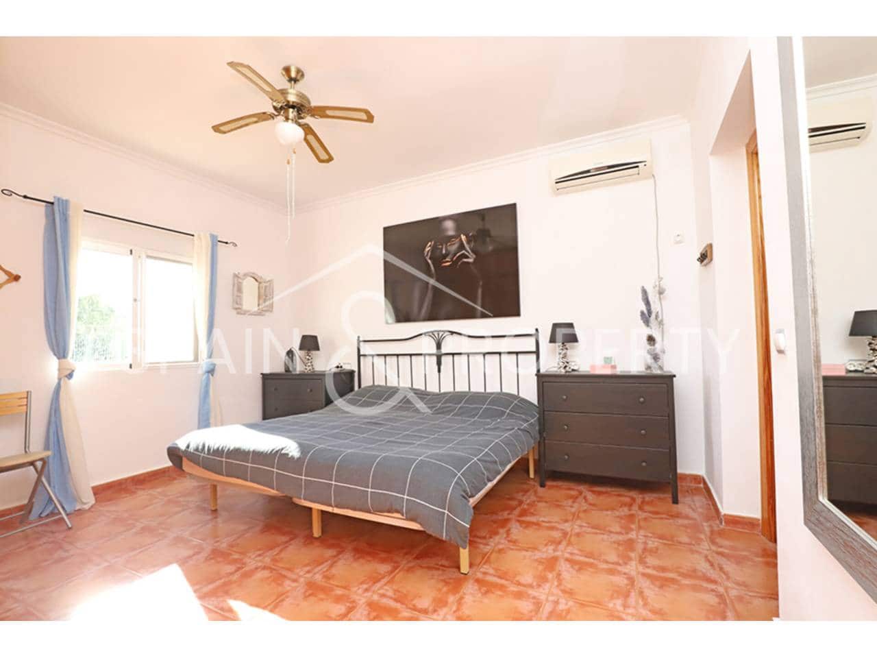 3 soverom Villa til salgs i Montroy med svømmebasseng garasje - € 230 000 (Ref: 9450106)