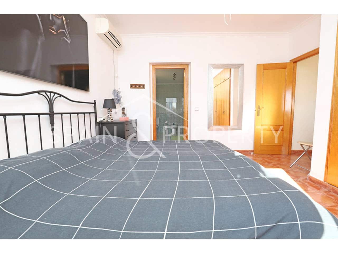 3 soverom Villa til salgs i Montroy med svømmebasseng garasje - € 230 000 (Ref: 9450106)