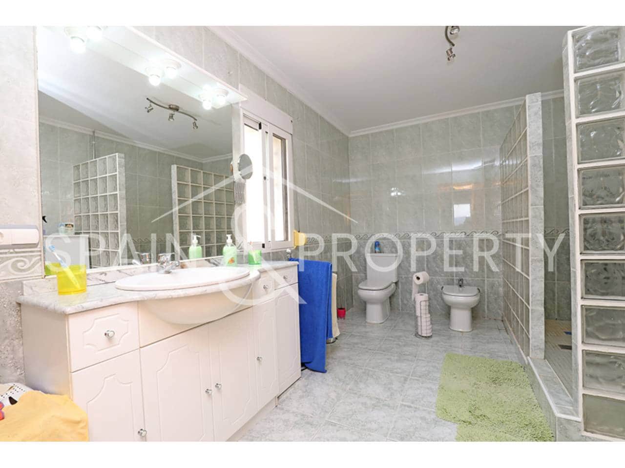 3 soverom Villa til salgs i Montroy med svømmebasseng garasje - € 230 000 (Ref: 9450106)