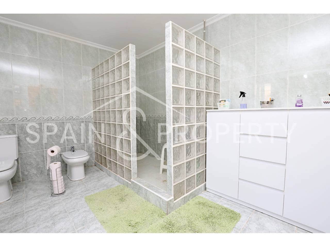 3 soverom Villa til salgs i Montroy med svømmebasseng garasje - € 230 000 (Ref: 9450106)