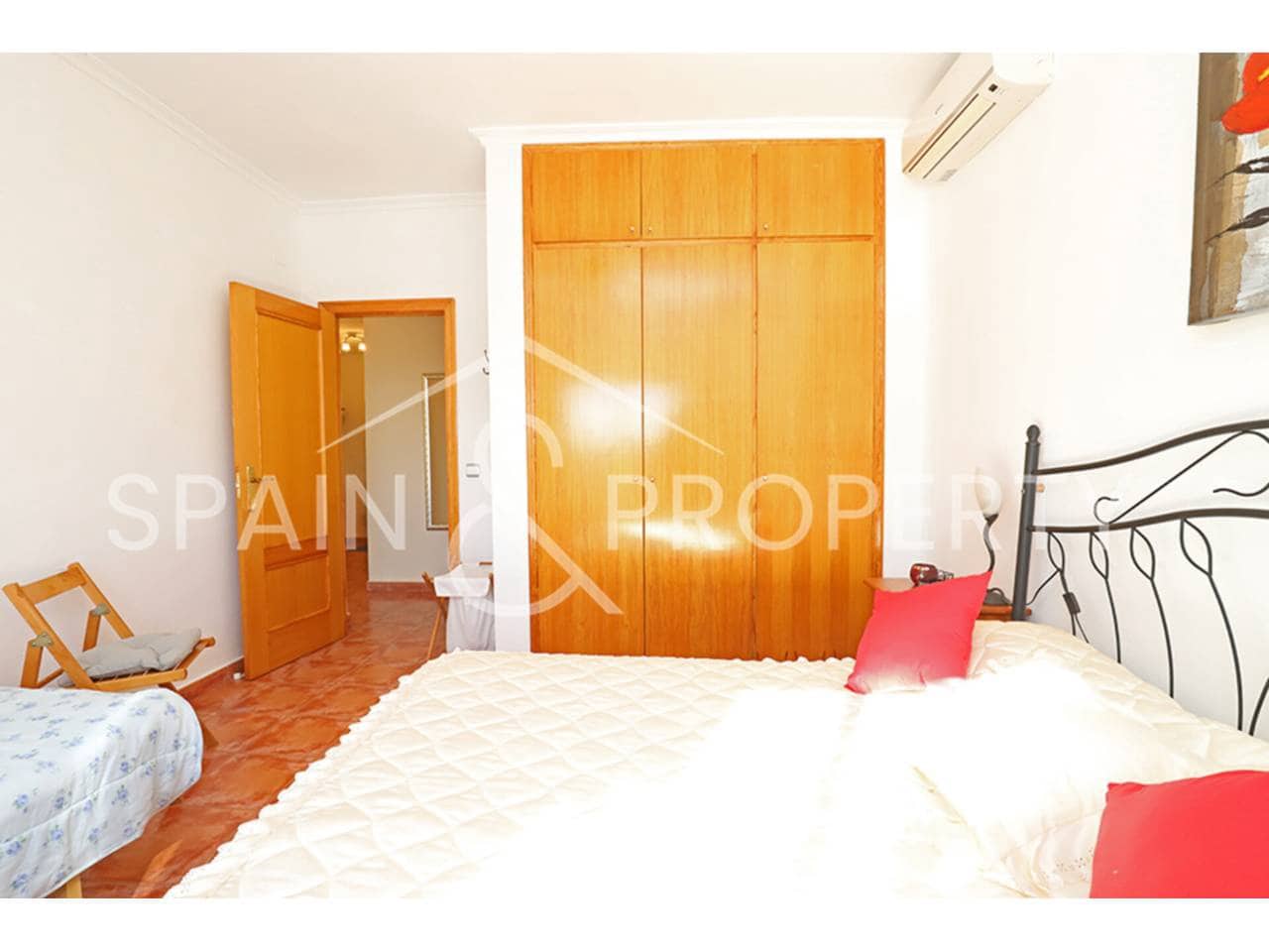 3 soverom Villa til salgs i Montroy med svømmebasseng garasje - € 230 000 (Ref: 9450106)