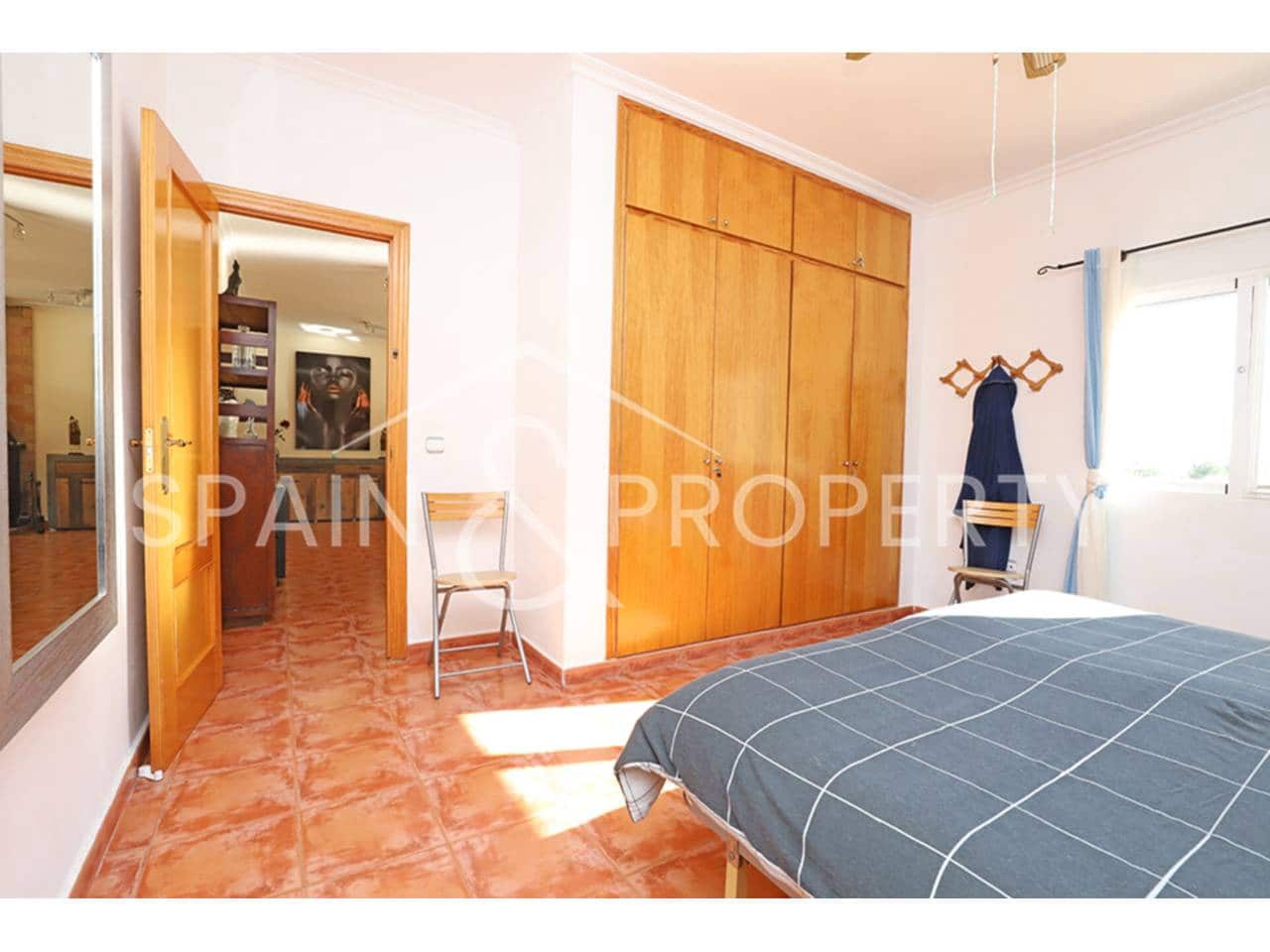 3 soverom Villa til salgs i Montroy med svømmebasseng garasje - € 230 000 (Ref: 9450106)