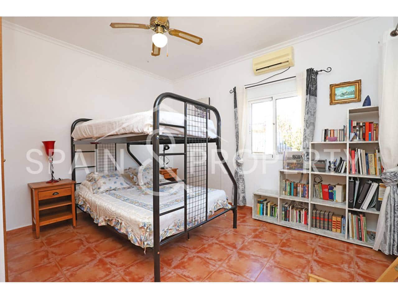 3 soverom Villa til salgs i Montroy med svømmebasseng garasje - € 230 000 (Ref: 9450106)