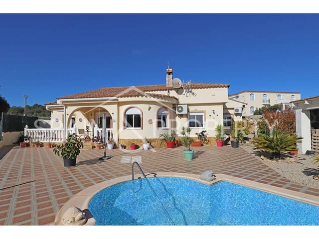 3 soveværelse Villa til salg i Montroy med swimmingpool garage - € 230.000 (Ref: 9450106)