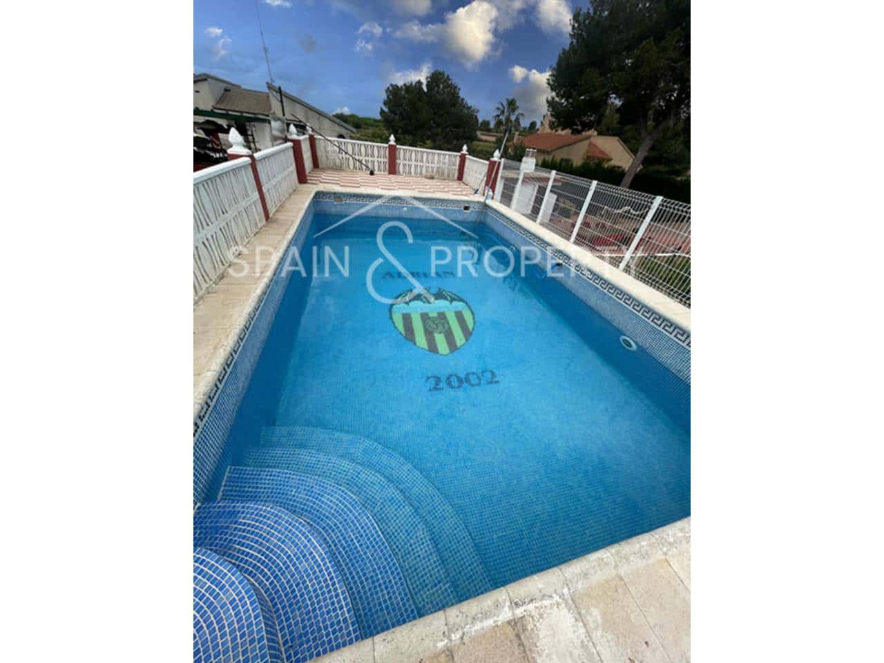 Chalet de 3 habitaciones en Montserrat en venta con piscina garaje - 220.000 € (Ref: 9503707)