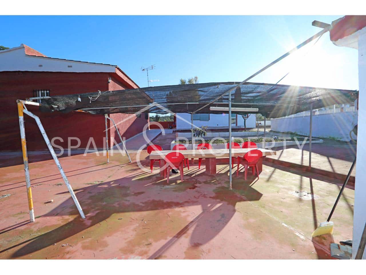 Chalet de 3 habitaciones en Montserrat en venta con piscina garaje - 220.000 € (Ref: 9503707)