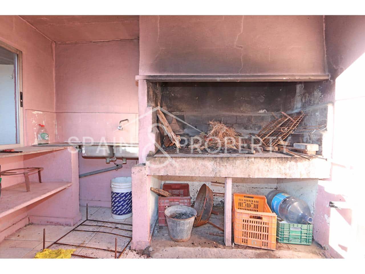 Chalet de 3 habitaciones en Montserrat en venta con piscina garaje - 220.000 € (Ref: 9503707)