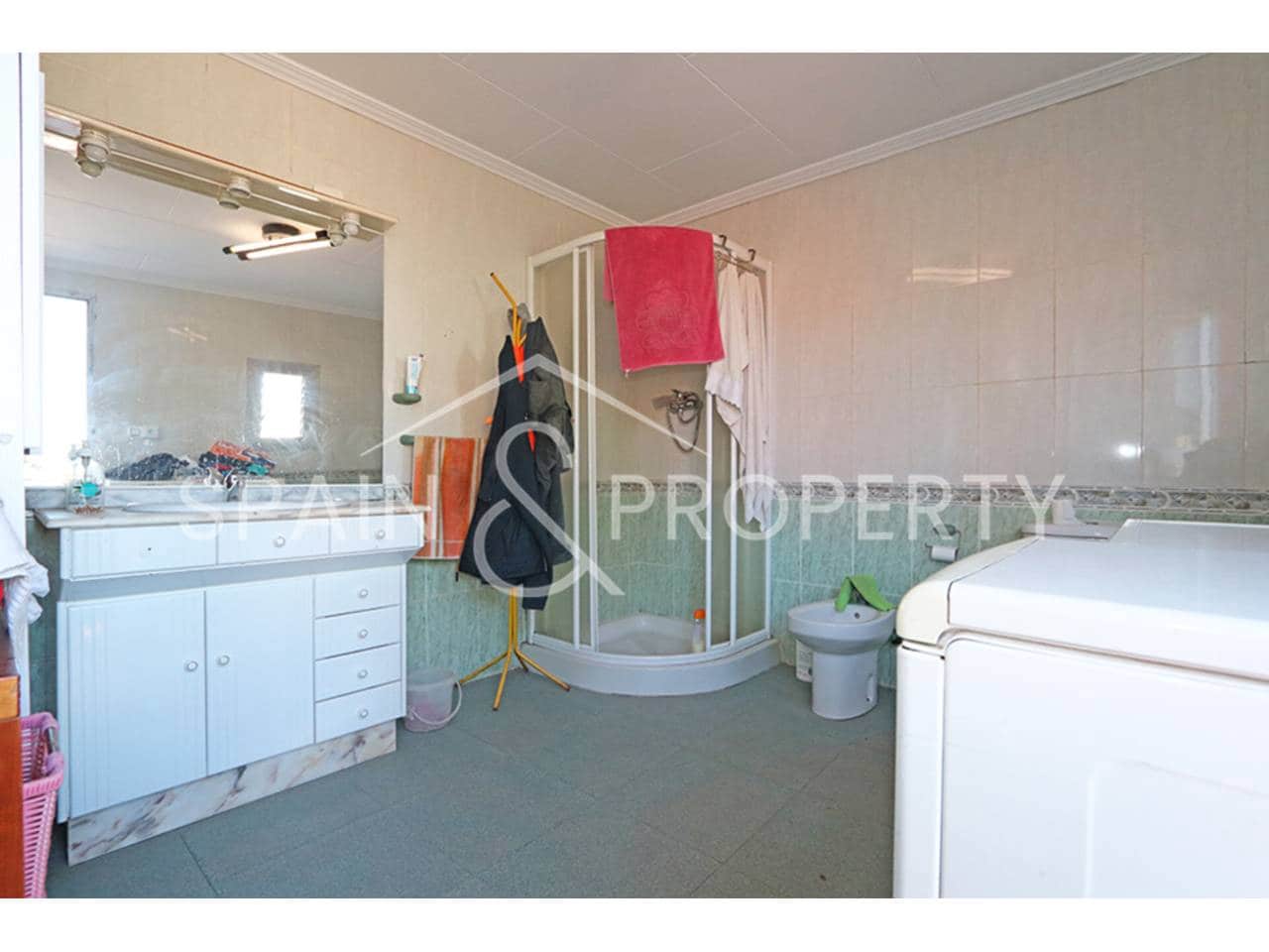 Chalet de 3 habitaciones en Montserrat en venta con piscina garaje - 220.000 € (Ref: 9503707)