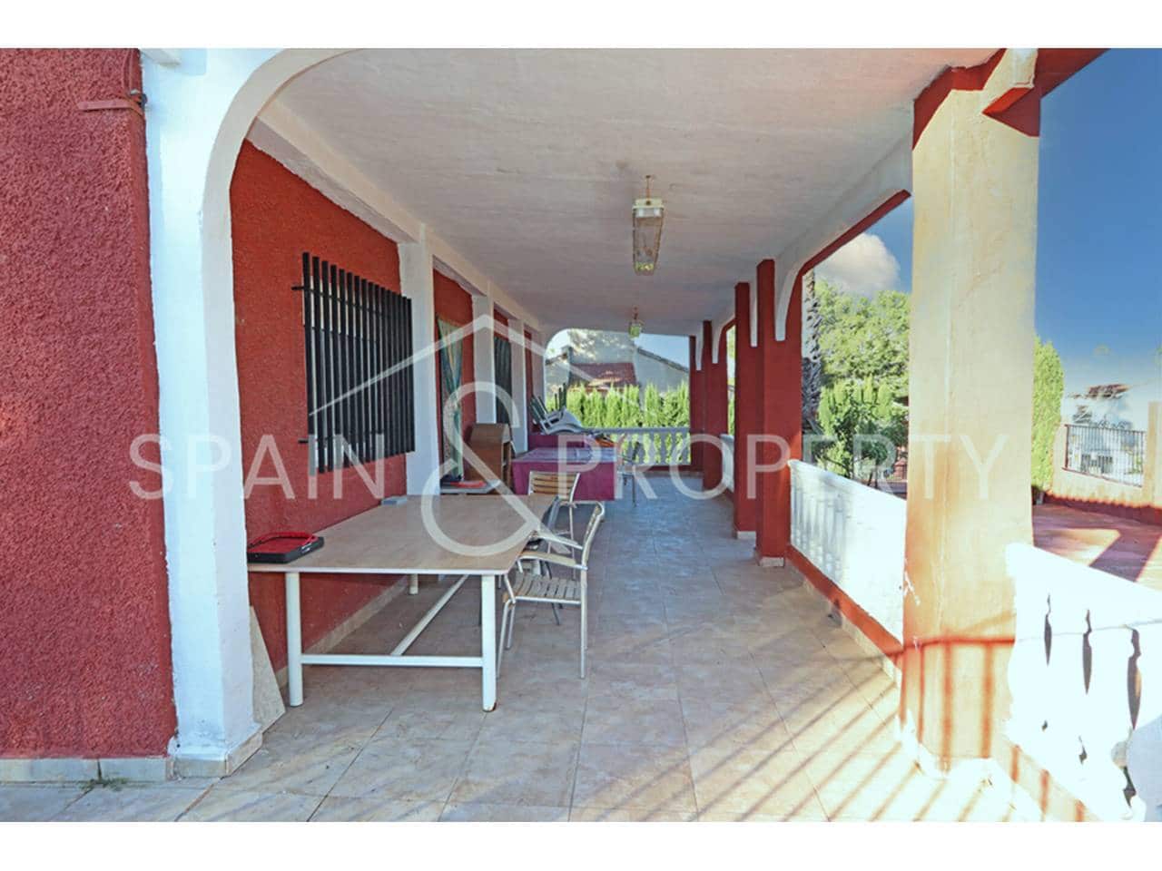 Chalet de 3 habitaciones en Montserrat en venta con piscina garaje - 220.000 € (Ref: 9503707)