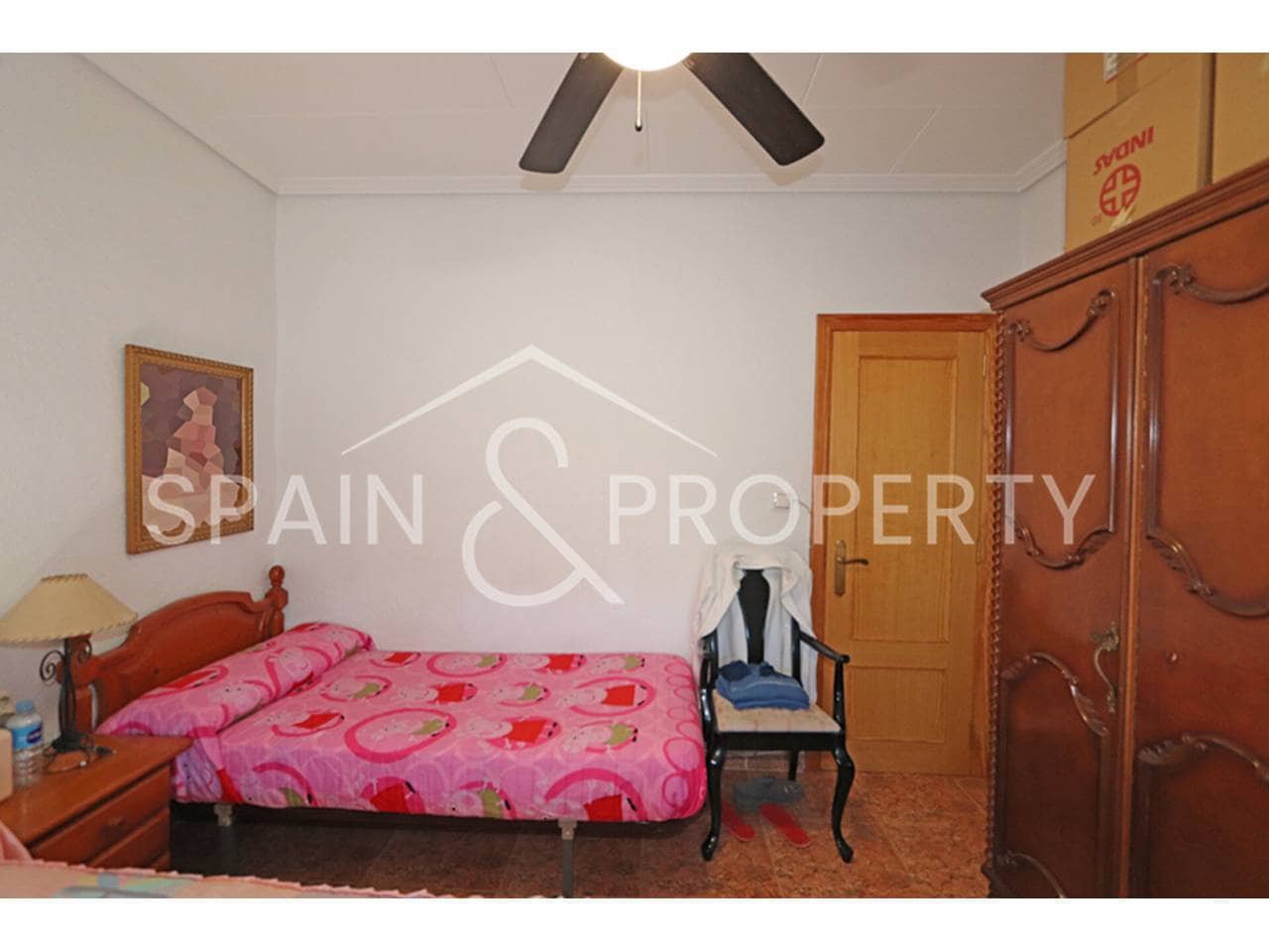 Chalet de 3 habitaciones en Montserrat en venta con piscina garaje - 220.000 € (Ref: 9503707)