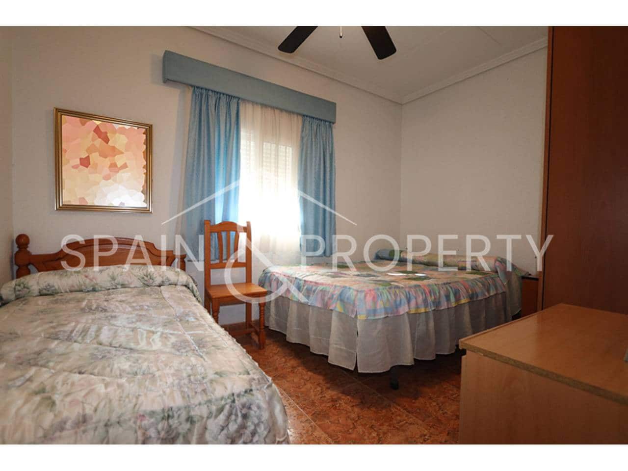 Chalet de 3 habitaciones en Montserrat en venta con piscina garaje - 220.000 € (Ref: 9503707)