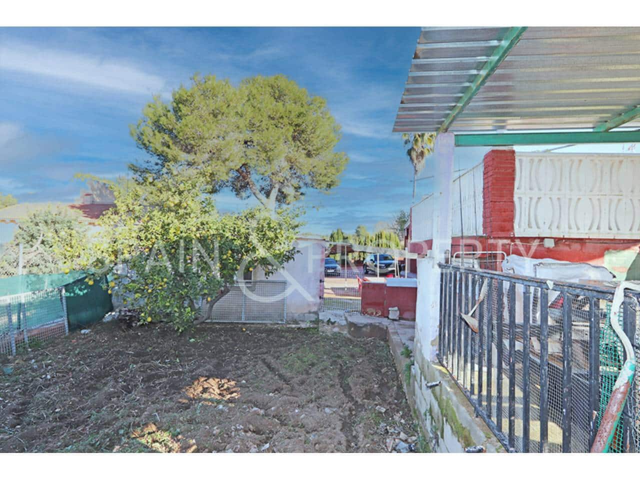 Chalet de 3 habitaciones en Montserrat en venta con piscina garaje - 220.000 € (Ref: 9503707)