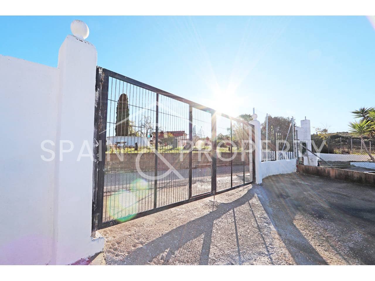 Chalet de 3 habitaciones en Montserrat en venta con piscina garaje - 220.000 € (Ref: 9503707)