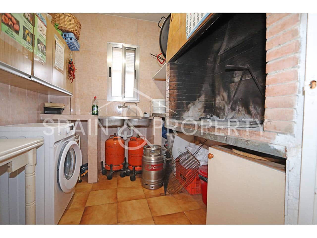 3 slaapkamer Villa te koop in Montroy - € 159.000 (Ref: 9518290)