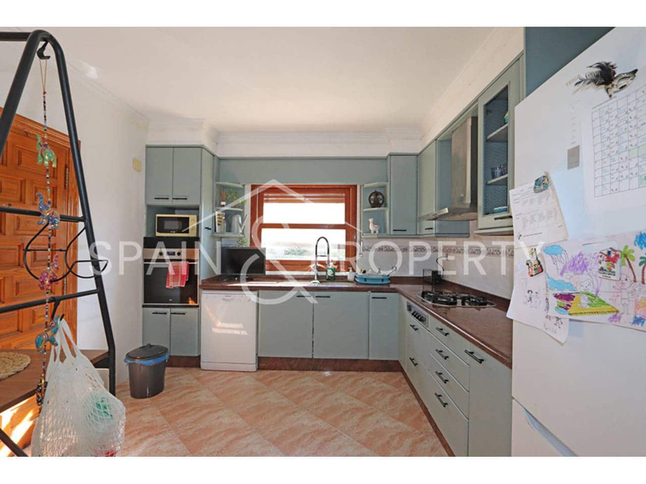 4 soverom Villa til salgs i Turis med svømmebasseng garasje - € 290 000 (Ref: 9535250)