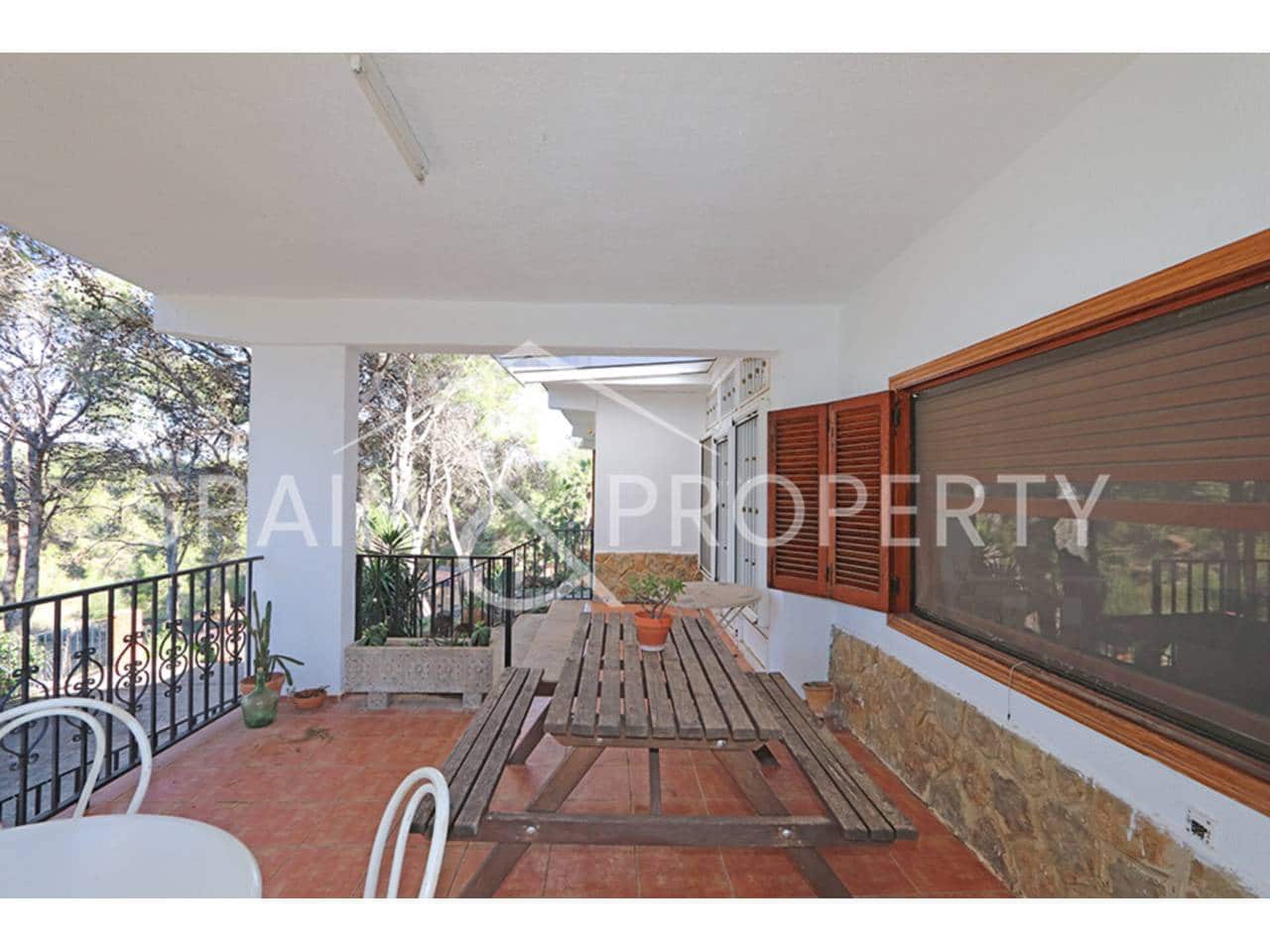 4 soverom Villa til salgs i Turis med svømmebasseng garasje - € 290 000 (Ref: 9535250)