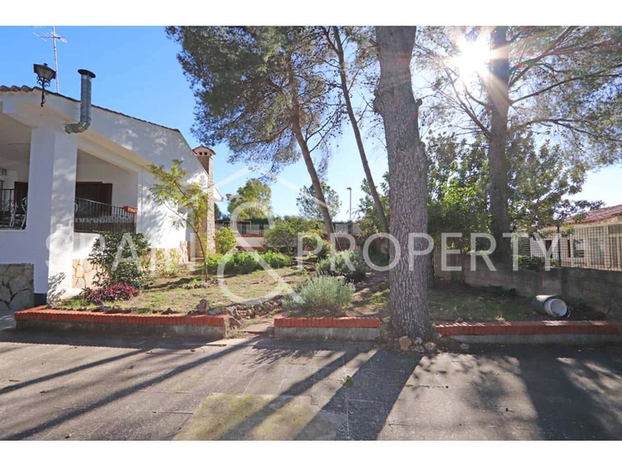 4 soverom Villa til salgs i Turis med svømmebasseng garasje - € 290 000 (Ref: 9535250)