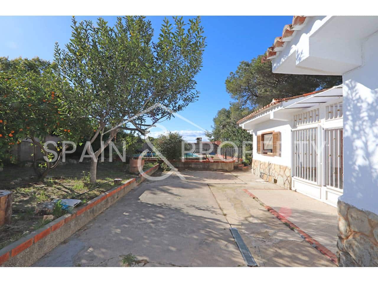 4 soverom Villa til salgs i Turis med svømmebasseng garasje - € 290 000 (Ref: 9535250)