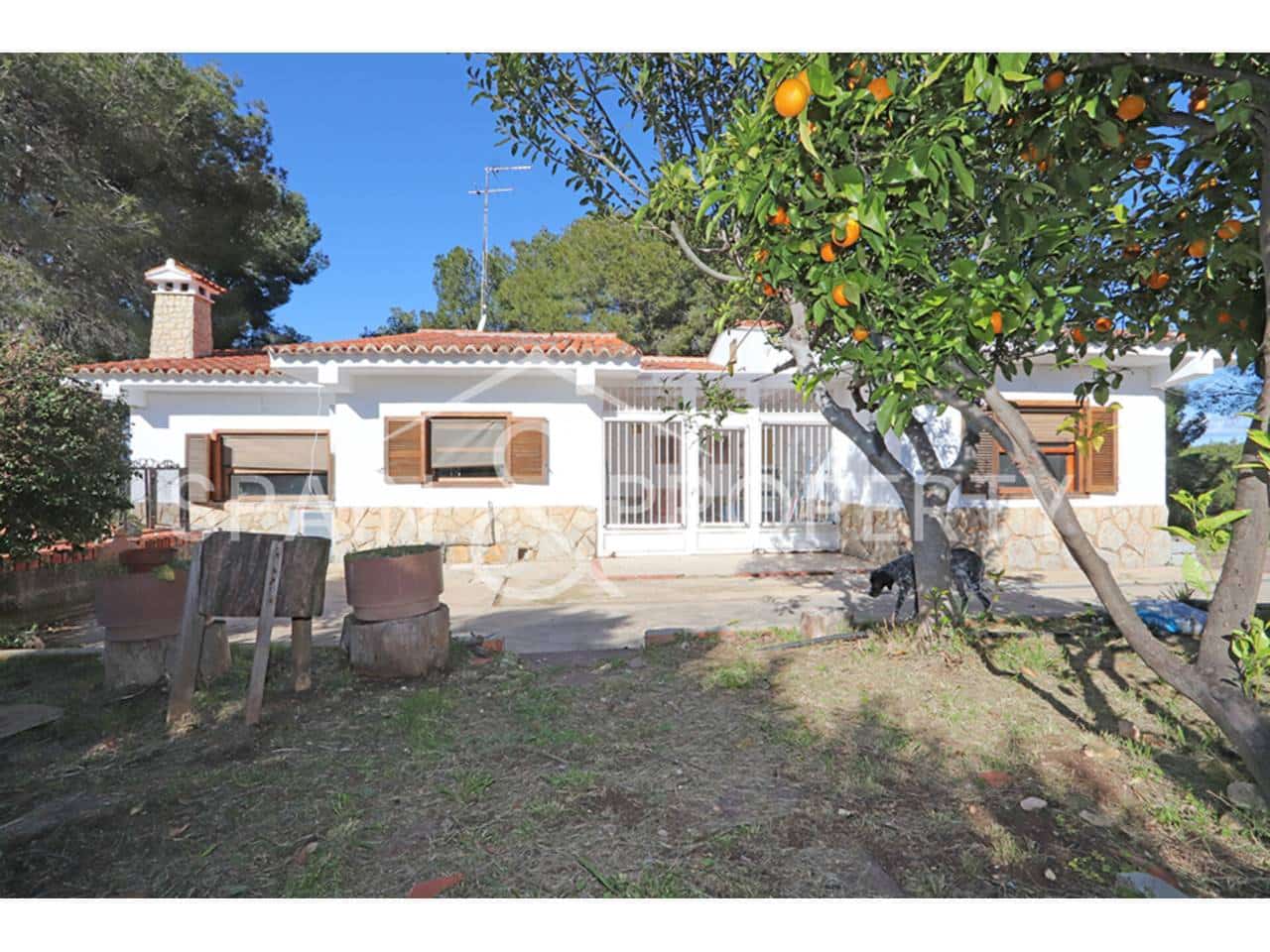 4 soverom Villa til salgs i Turis med svømmebasseng garasje - € 290 000 (Ref: 9535250)