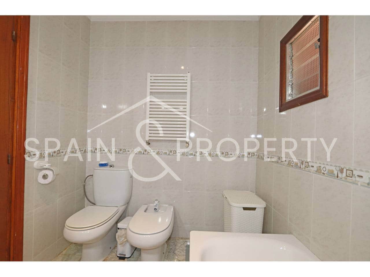 4 soverom Villa til salgs i Turis med svømmebasseng garasje - € 290 000 (Ref: 9535250)