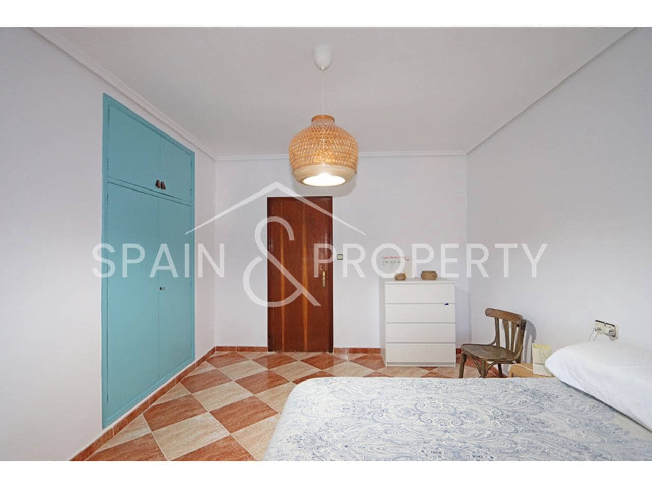 4 soverom Villa til salgs i Turis med svømmebasseng garasje - € 290 000 (Ref: 9535250)