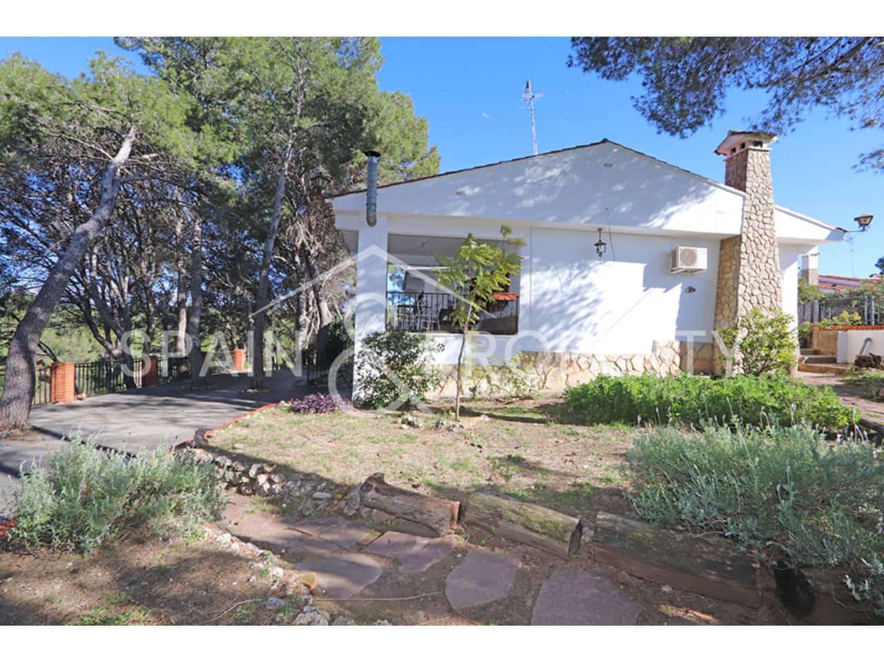 4 soverom Villa til salgs i Turis med svømmebasseng garasje - € 290 000 (Ref: 9535250)