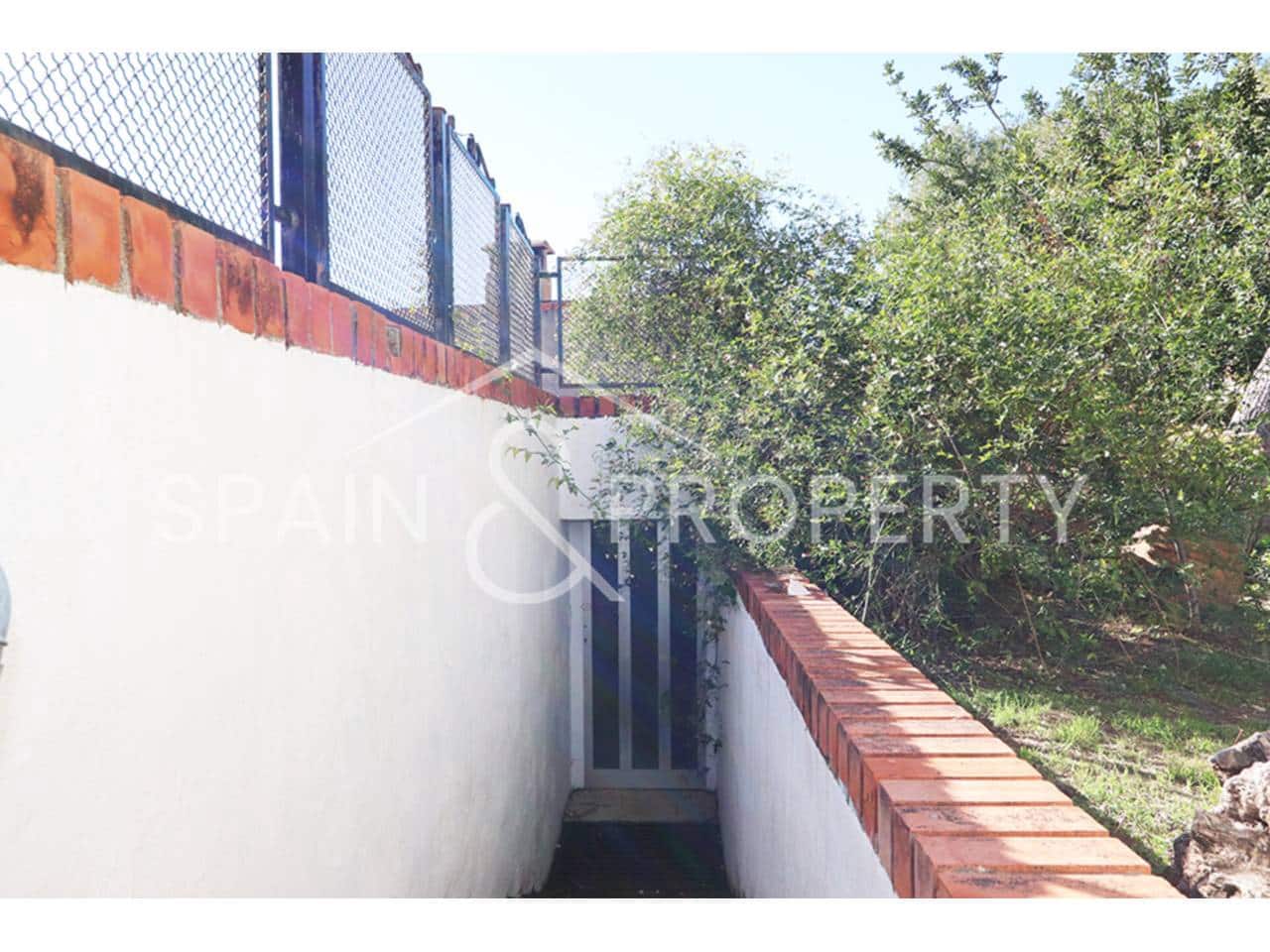 4 soverom Villa til salgs i Turis med svømmebasseng garasje - € 290 000 (Ref: 9535250)