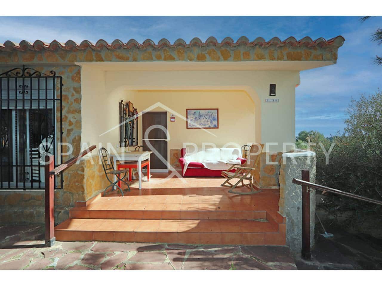 5 bedroom Villa for sale in Torrent with pool - € 239,000 (Ref: 9550441)