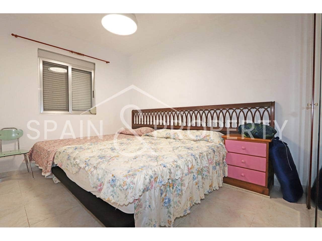 5 bedroom Villa for sale in Torrent with pool - € 239,000 (Ref: 9550441)