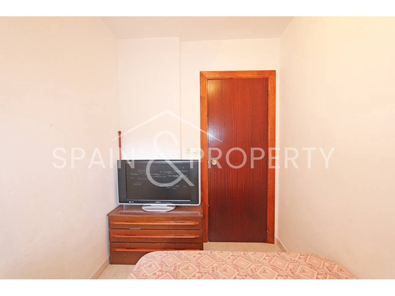 5 bedroom Villa for sale in Torrent with pool - € 239,000 (Ref: 9550441)