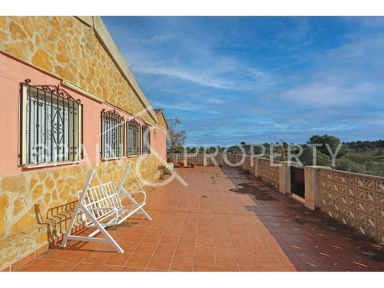 5 bedroom Villa for sale in Torrent with pool - € 239,000 (Ref: 9550441)