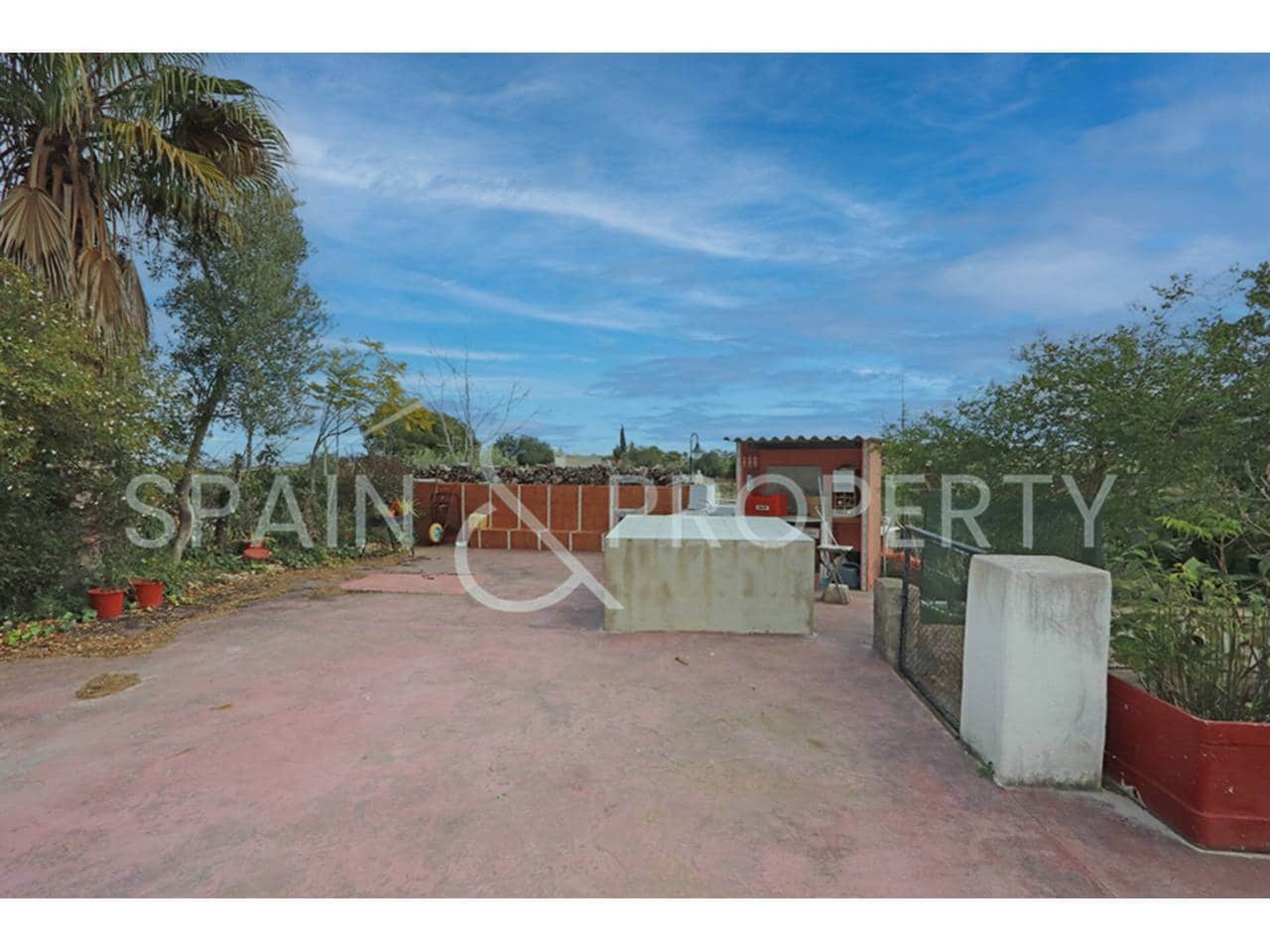 5 bedroom Villa for sale in Torrent with pool - € 239,000 (Ref: 9550441)