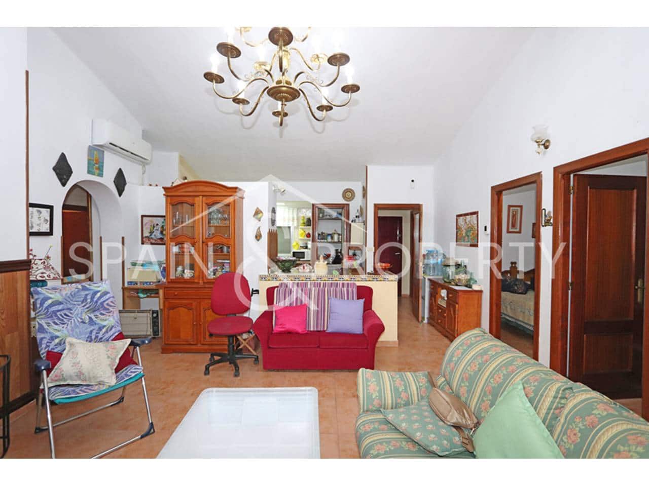 5 bedroom Villa for sale in Torrent with pool - € 239,000 (Ref: 9550441)