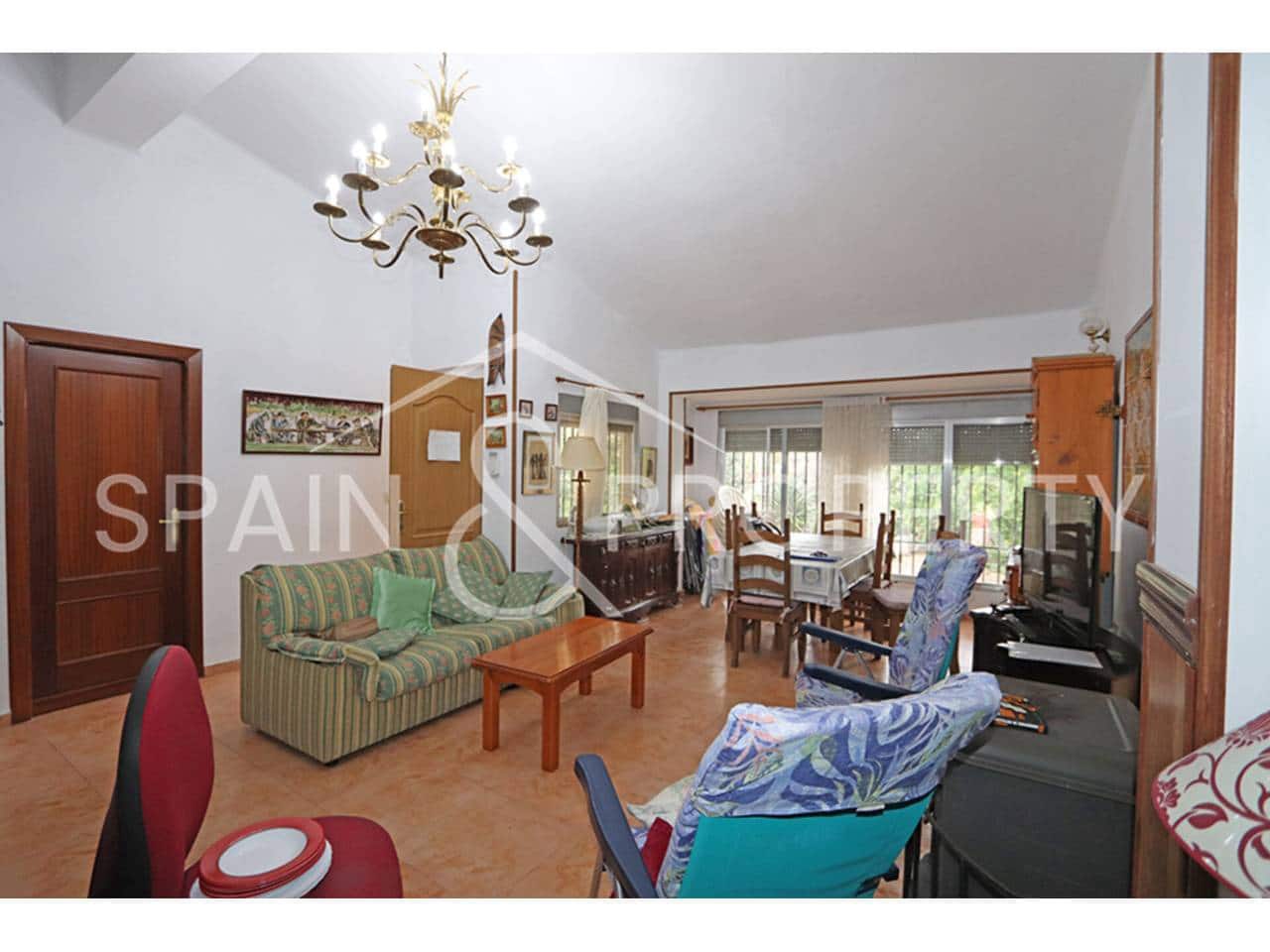 5 bedroom Villa for sale in Torrent with pool - € 239,000 (Ref: 9550441)