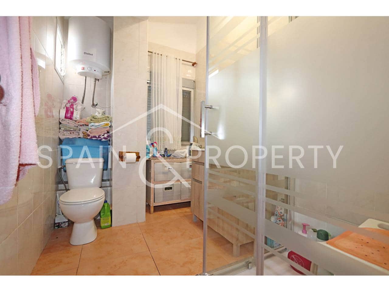 5 bedroom Villa for sale in Torrent with pool - € 239,000 (Ref: 9550441)