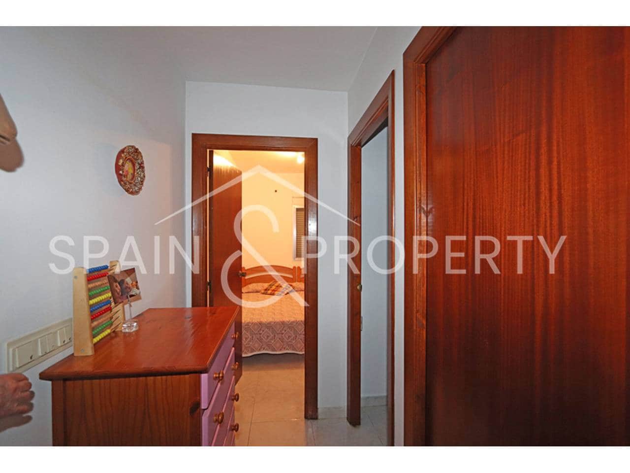 5 bedroom Villa for sale in Torrent with pool - € 239,000 (Ref: 9550441)