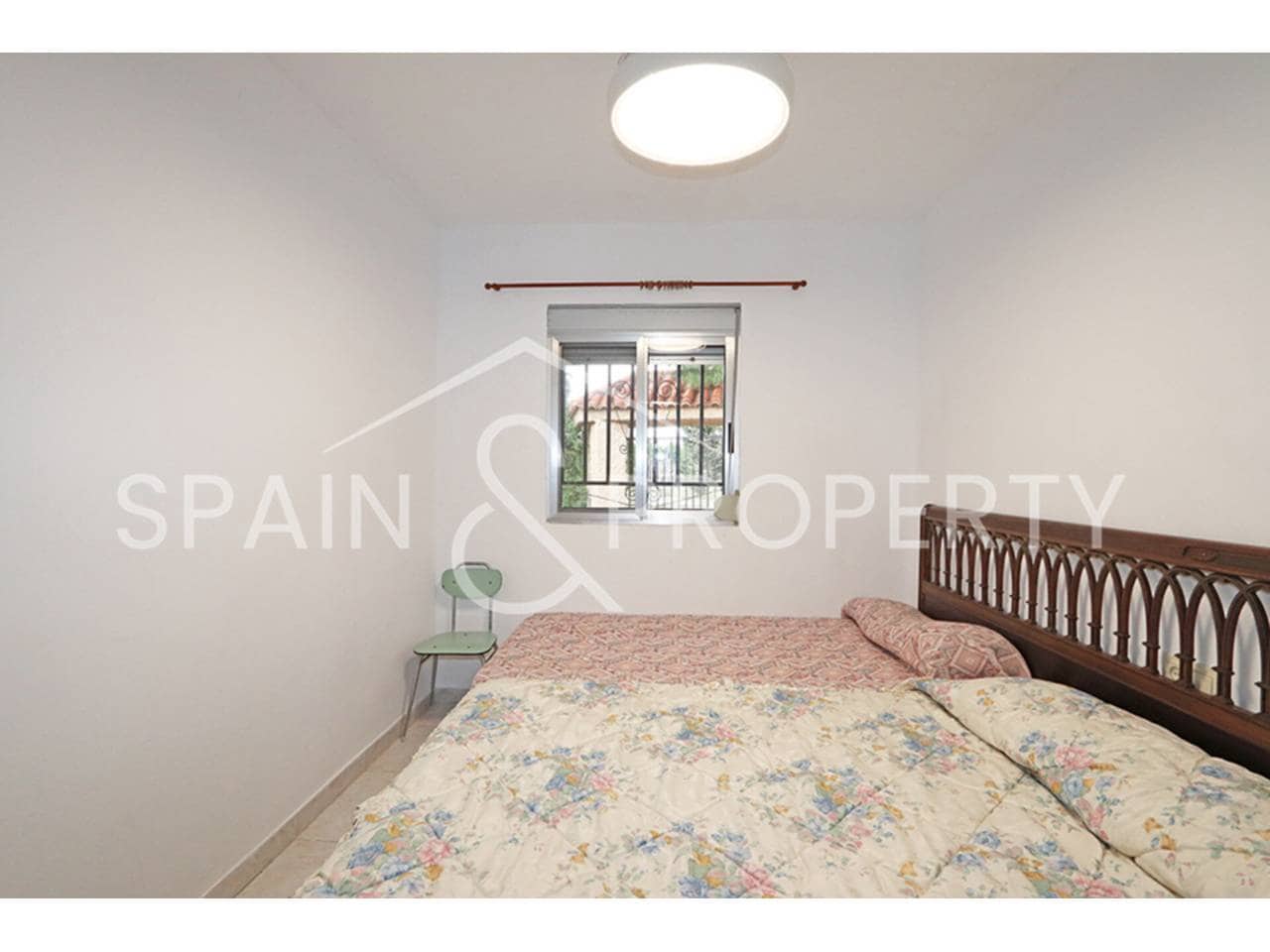 5 bedroom Villa for sale in Torrent with pool - € 239,000 (Ref: 9550441)