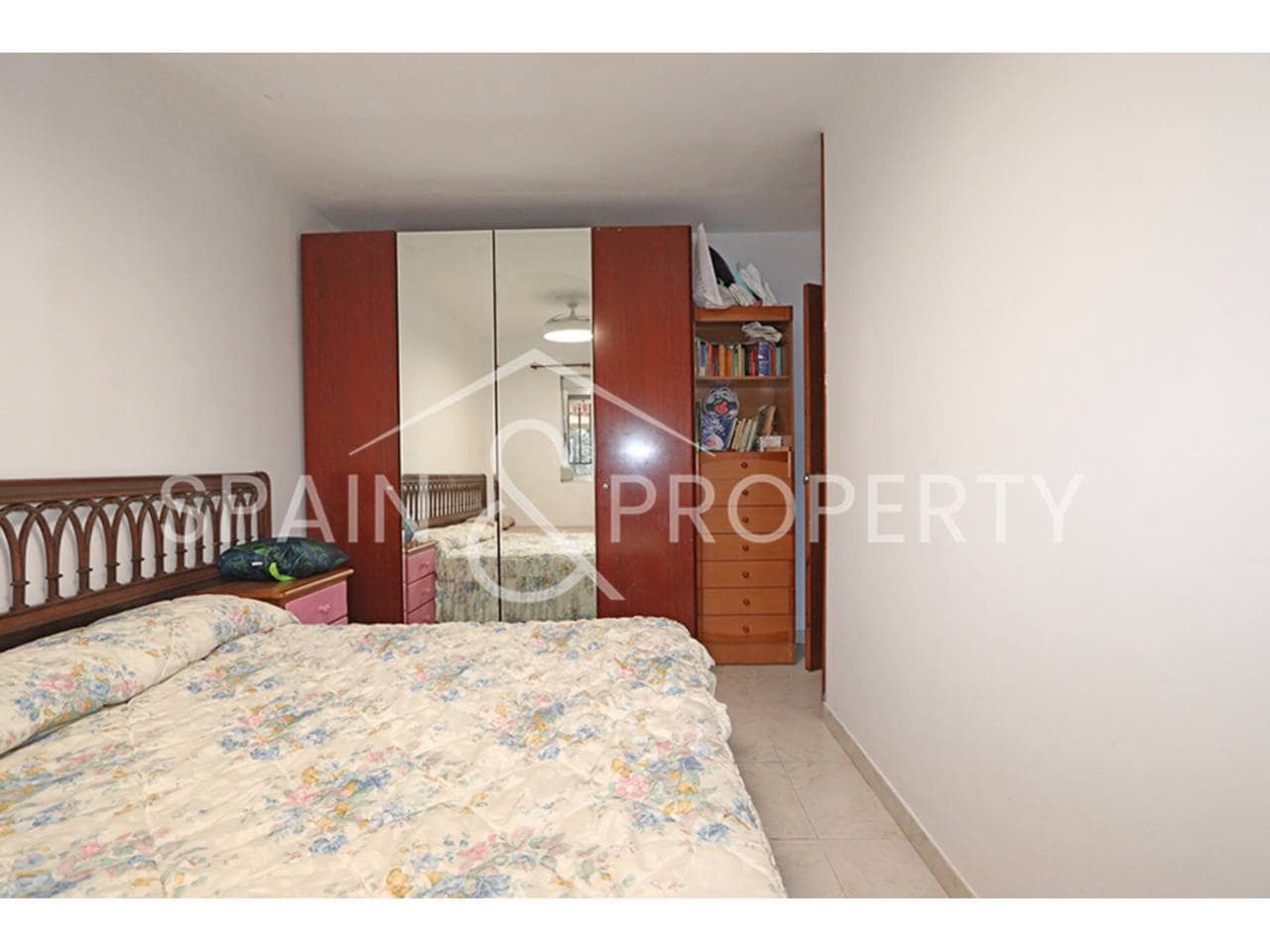 5 bedroom Villa for sale in Torrent with pool - € 239,000 (Ref: 9550441)