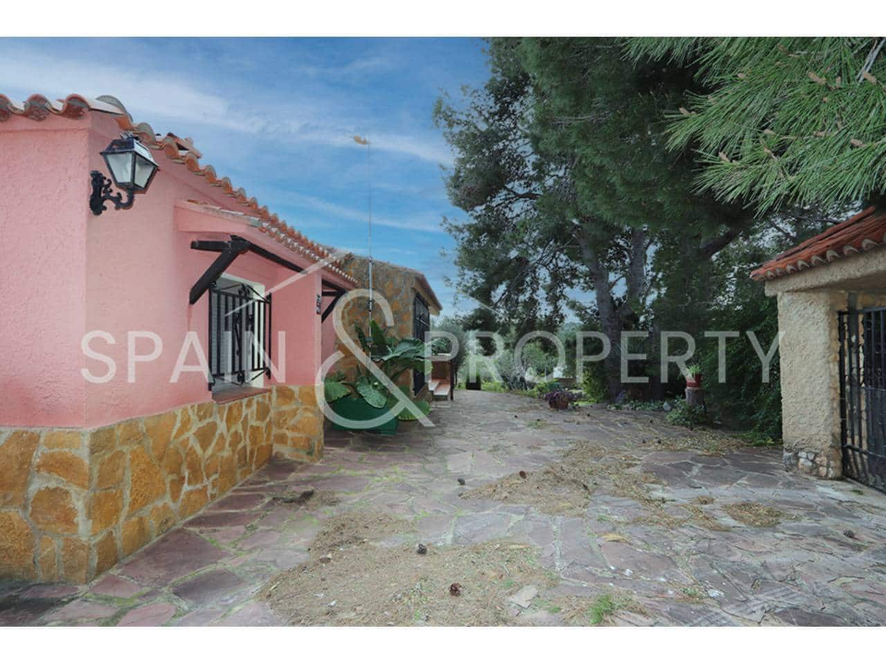 5 bedroom Villa for sale in Torrent with pool - € 239,000 (Ref: 9550441)
