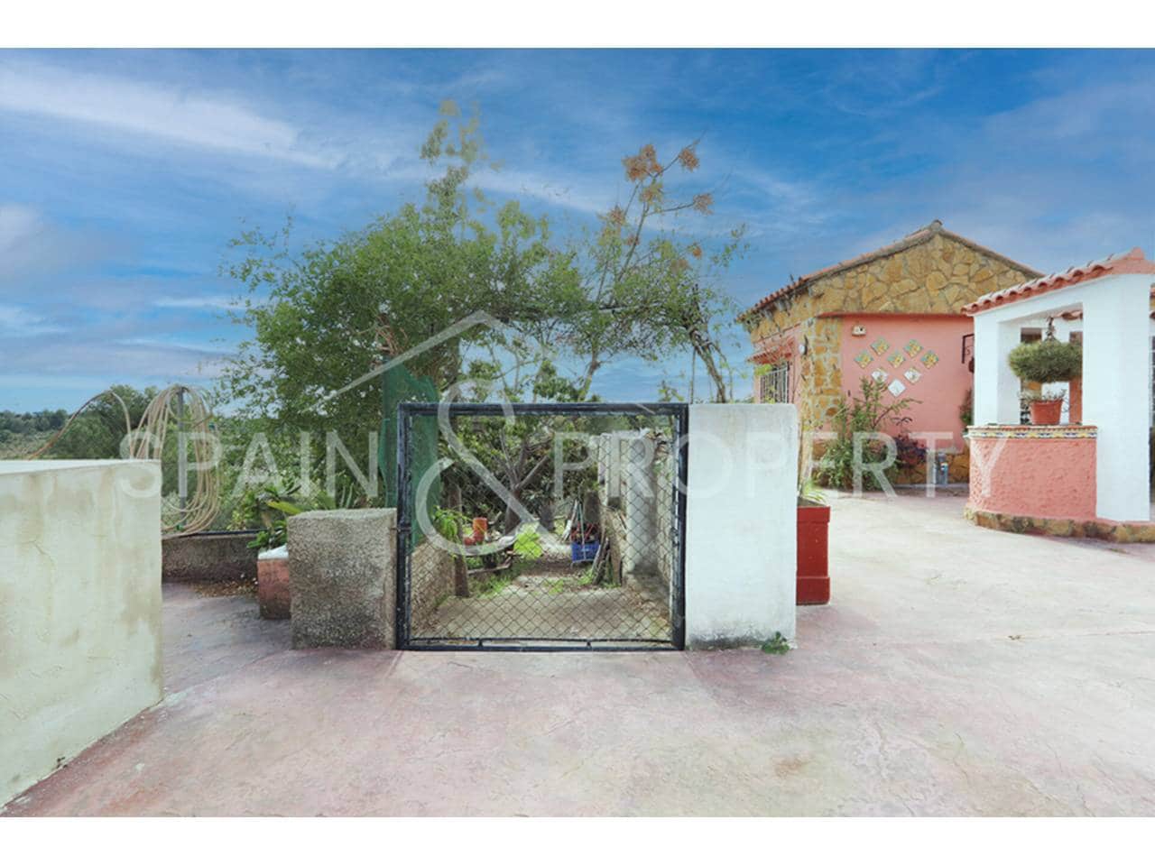 5 bedroom Villa for sale in Torrent with pool - € 239,000 (Ref: 9550441)